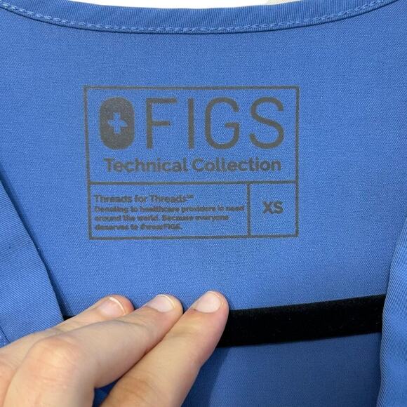 FIGS Casma Three-Pocket Scrub Top Women's Sz XS Ceil Blue Healthcare Medical - Picture 3 of 8